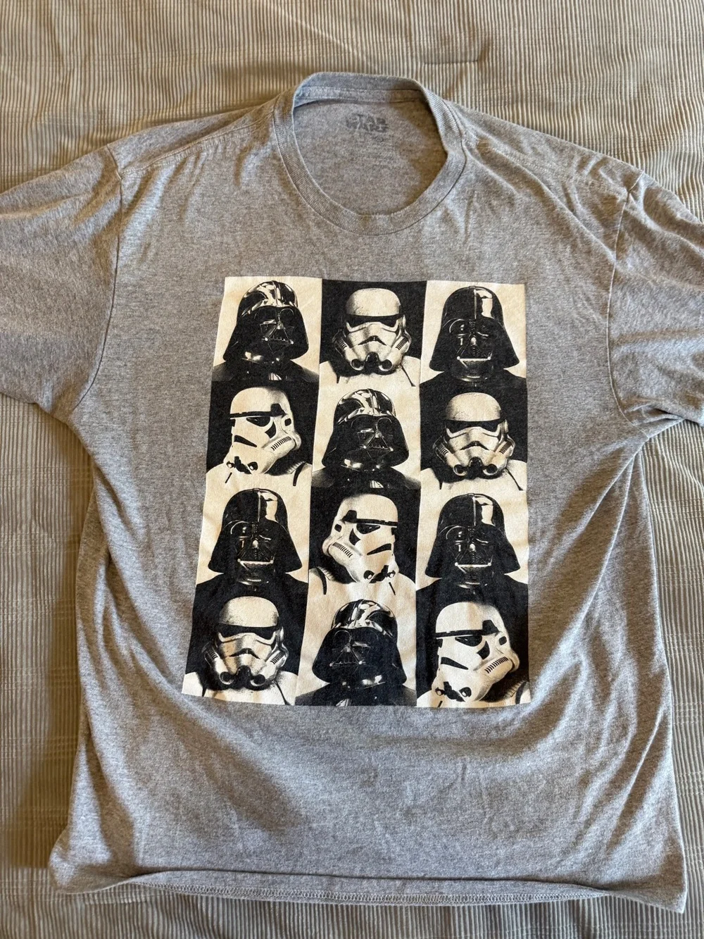 Star Wars Darth Vader & Stormtrooper Graphic T-Shirt – Gray – Size Small
